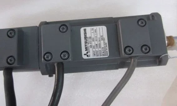 Mitsubishi_229
