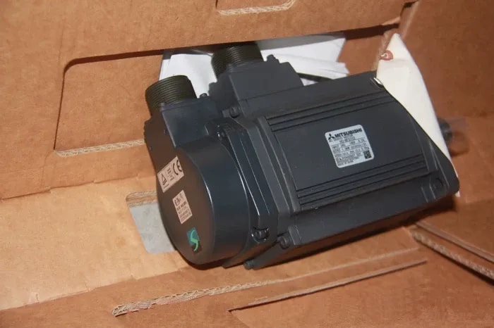 Mitsubishi  AC Servo Motor MELSERVO HGKR73