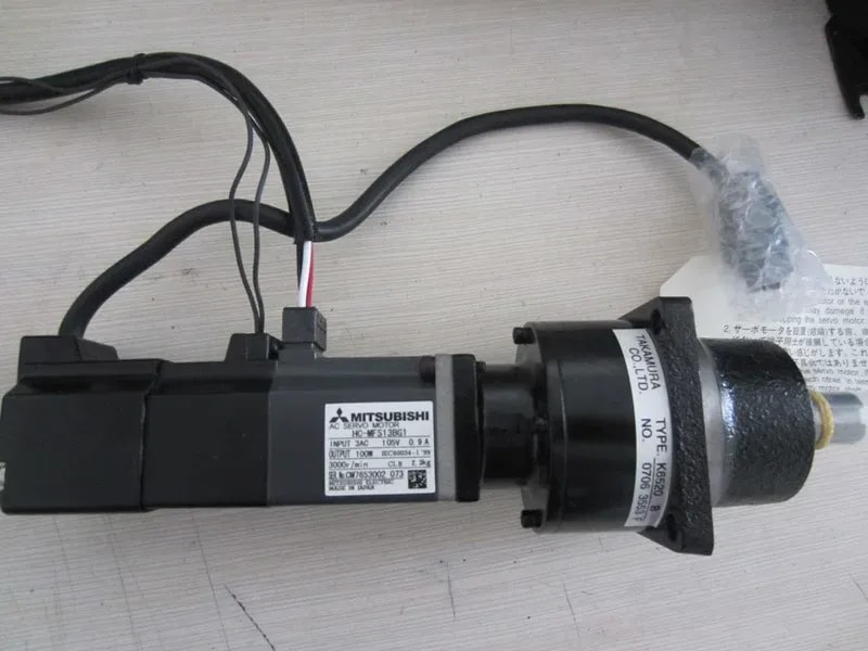 Mitsubishi_47